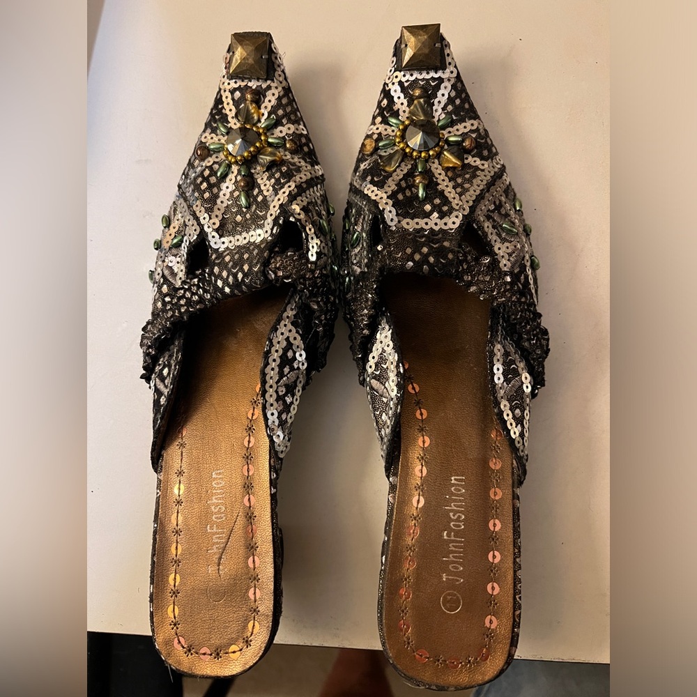 JohnFashion beaded slide The perfect ~witchy~ shoe